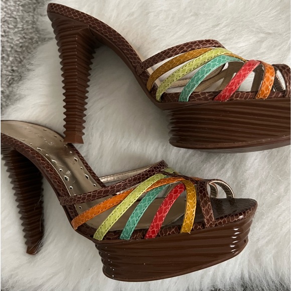 BCBG Girls Snake Print Multicolor Ribbed Heel Platform Sandals - Picture 8 of 10